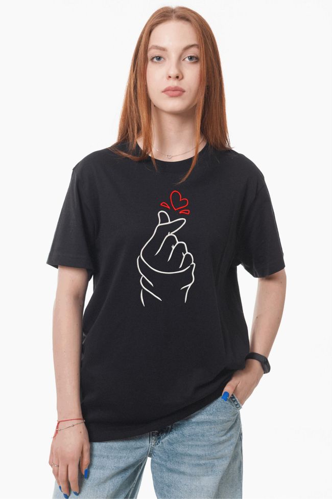 Футболка з вишивкою "Finger heart, K-Pop", жіноча, чорна, XS, Embroshop FMU013P-0100 фото