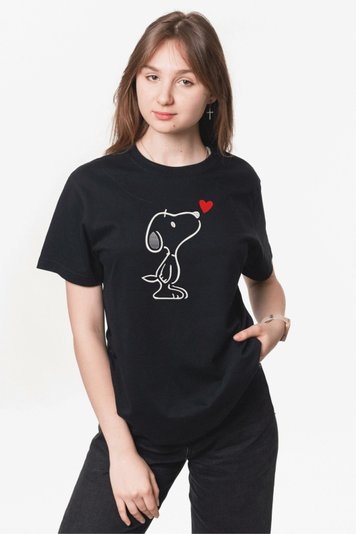 Футболка з вишивкою "Snoopy looks at the flying heart", жіноча, чорна, XS, Embroshop FMU014P-0100 фото